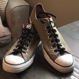 Men’s converse
